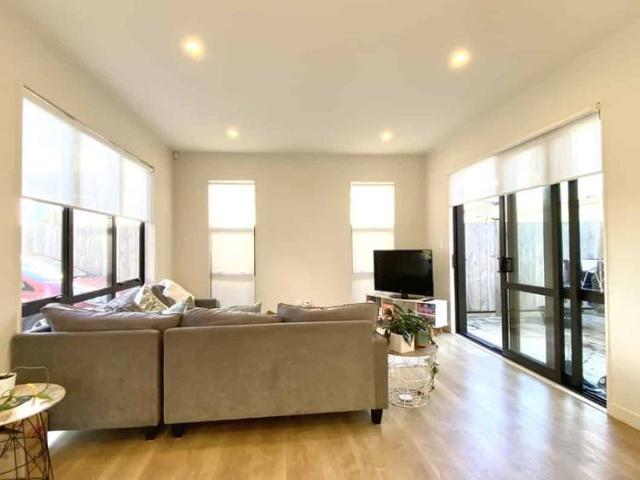 House for rent in Paremoremo