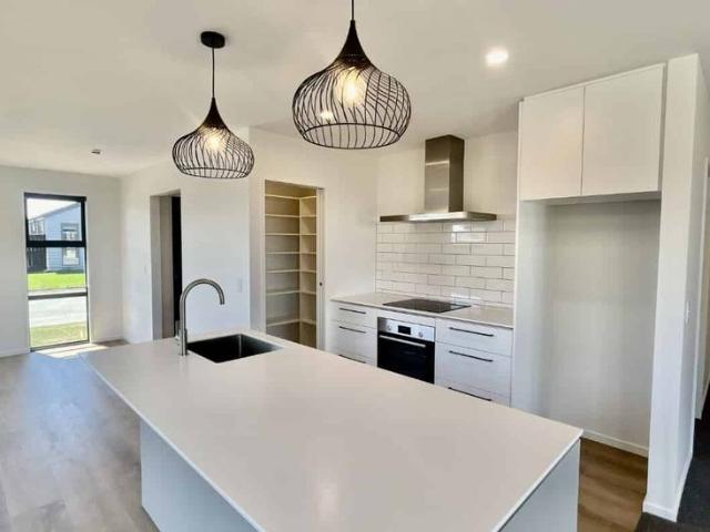 House for rent in Faringdon West, Rolleston