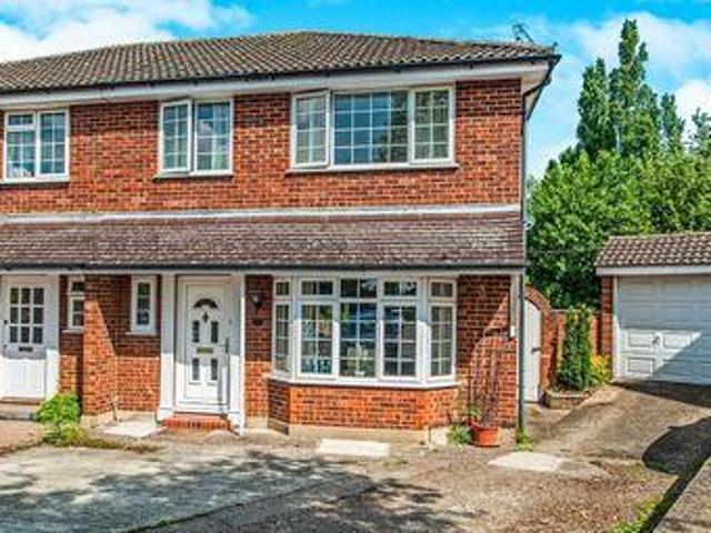 House for rent in Pouchen End, Hertfordshire
