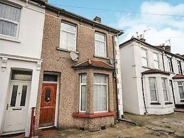 House for rent in Lyons, Greater London