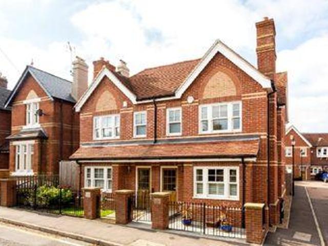 House for sale in Pachesham Park, Surrey