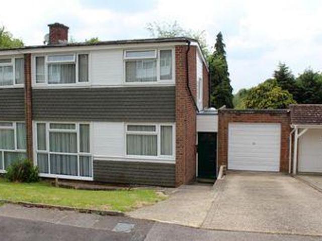 House for sale in Heol-las, Surrey