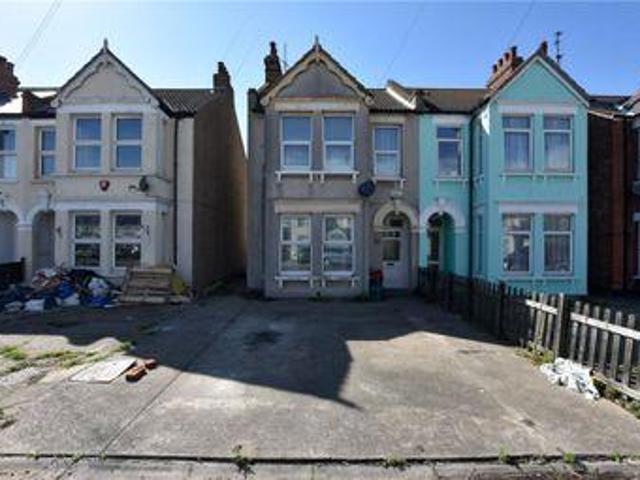 House for sale in Dale Hill, Essex
