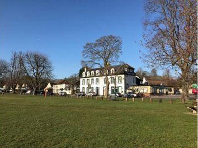 House for sale in Hillview, Surrey
