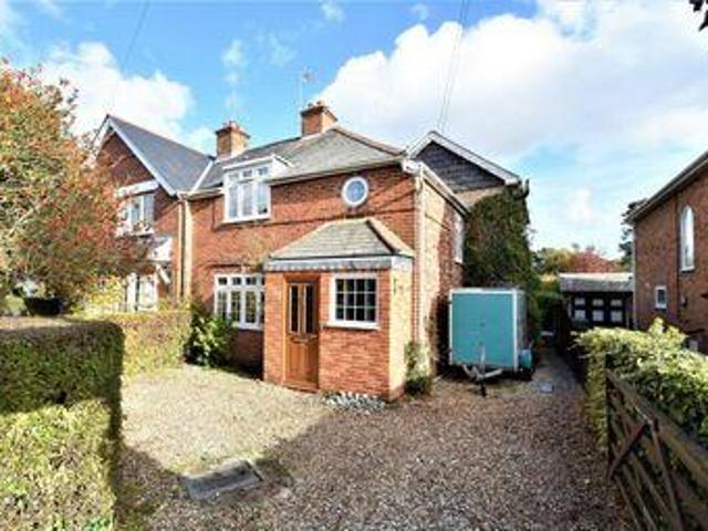 House for sale in Heol-las, Surrey