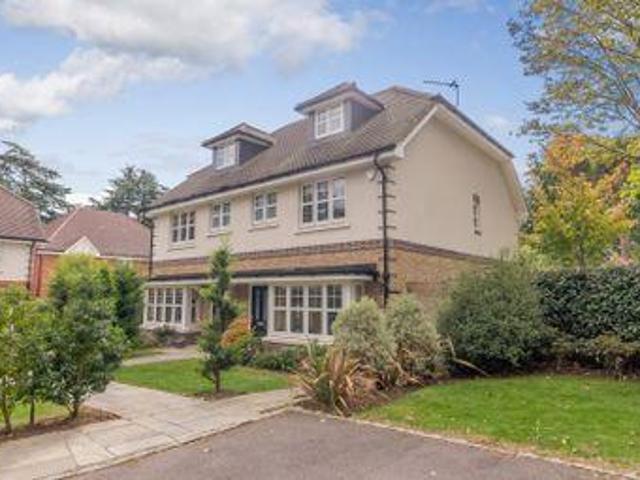 House for sale in Farnham, Waverley