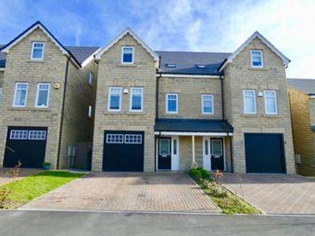 House for sale in Elland, West Yorkshire