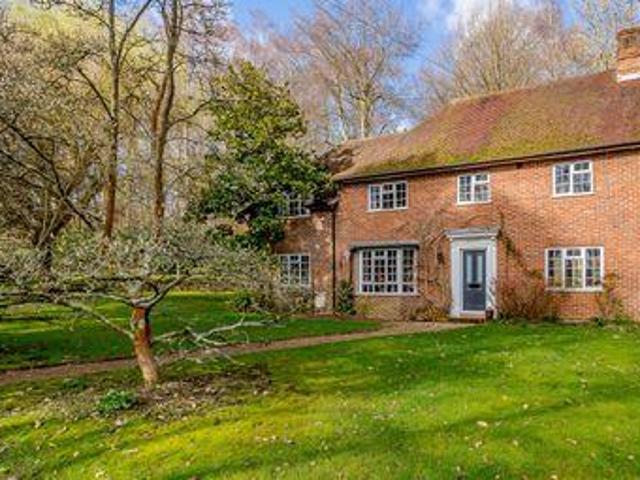 House for sale in Chertsey, Runnymede