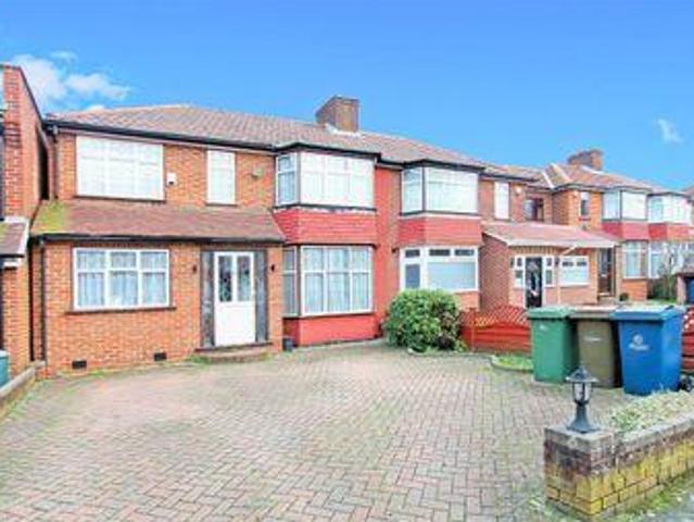 House for sale in Little Stanmore, Greater London