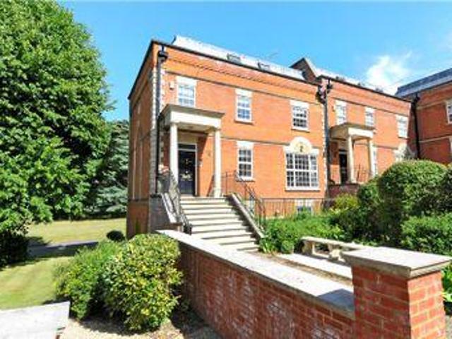 House for sale in Ascot