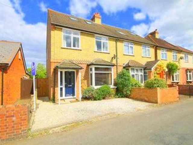 House for sale in Chertsey, Runnymede