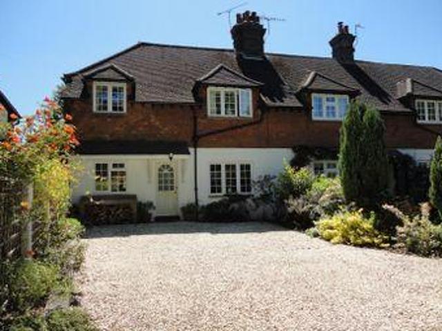 House for sale in Oxted, Hillview