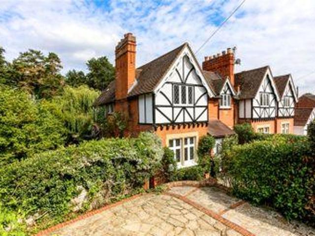 House for sale in Ascot