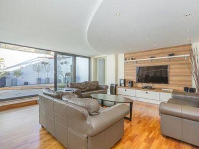 House for sale in Brentford End, Greater London