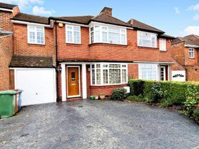House for sale in Little Stanmore, Greater London