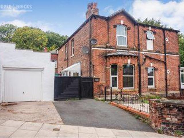 House for sale in Dewsbury, West Yorkshire