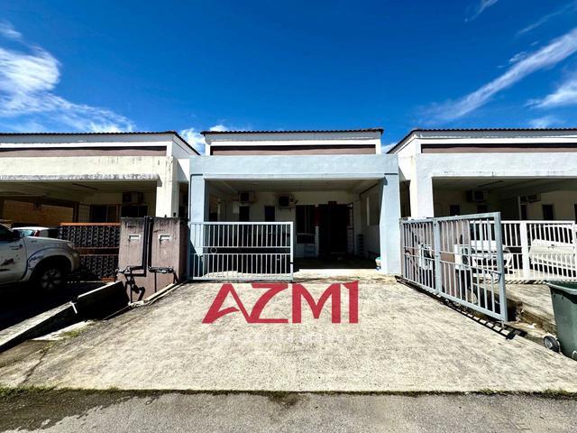 Terraced House for sale in Long Miri