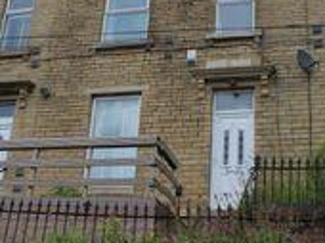 House for rent in Huddersfield, West Yorkshire