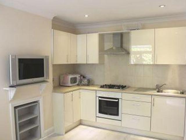 House for rent in Row Town, Surrey