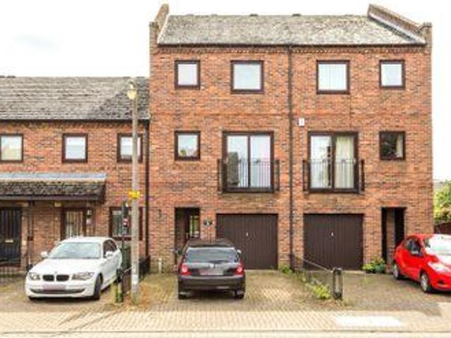 House for rent in High Field, York