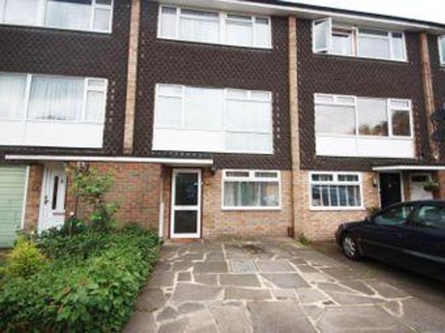 House for rent in Row Town, Surrey