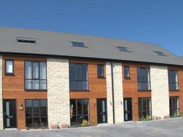 House for sale in Charlesworth, East Midlands