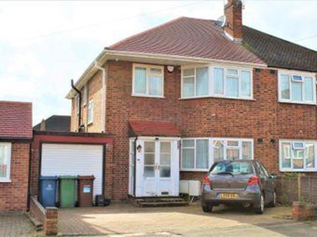 House for sale in Little Stanmore, Greater London