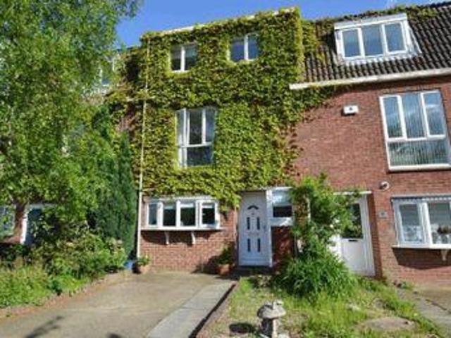 House for sale in Borehamwood, Hertsmere