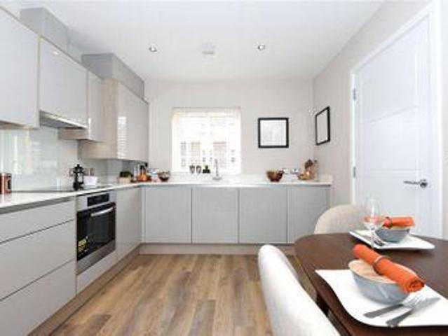 House for rent in Heol-las, Surrey