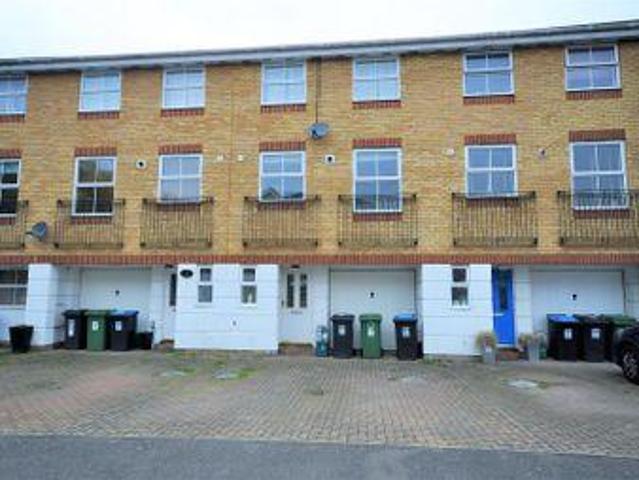House for rent in Pouchen End, Hertfordshire