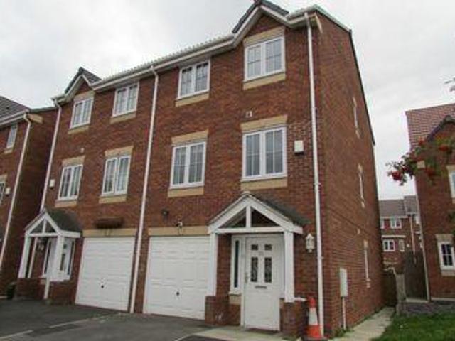 House for sale in Mirfield, West Yorkshire
