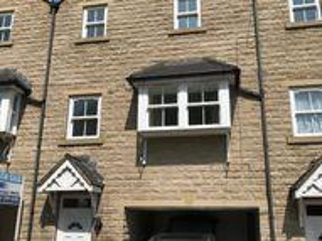 House for sale in Batley, West Yorkshire