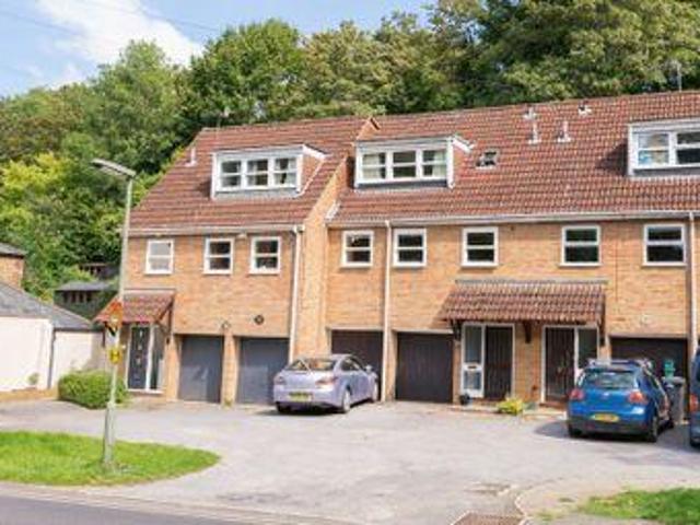 House for sale in Fole, Surrey