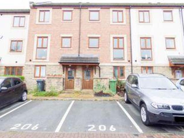 House for sale in Huddersfield, Kirklees