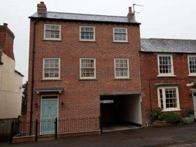 House for sale in Brackley, West Northamptonshire