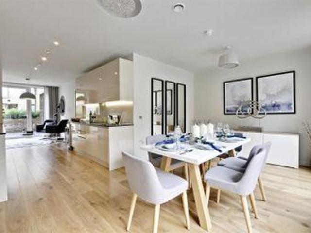 House for sale in Brentford End, Greater London