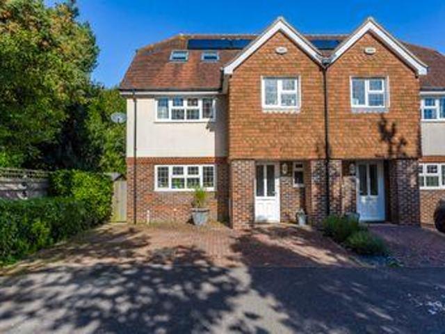 House for sale in Hillview, Surrey