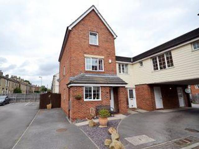 House for sale in Ossett, West Yorkshire