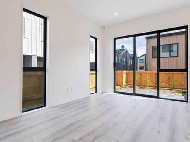 Townhouse for rent in Mount Wellington