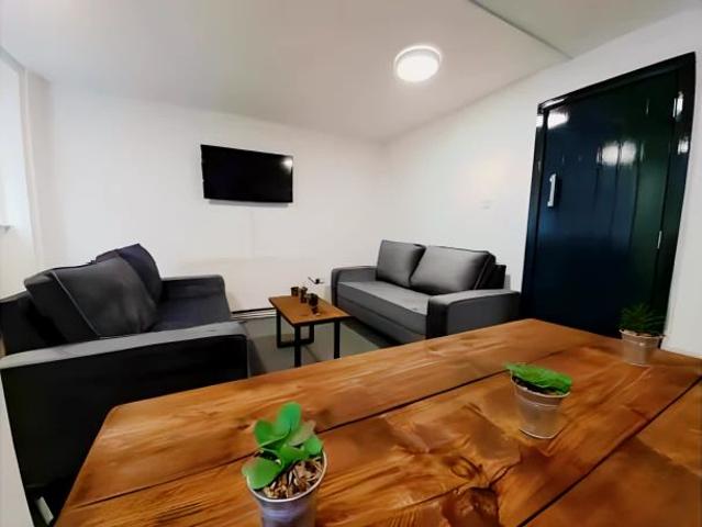 Apartment for rent in Calderstones