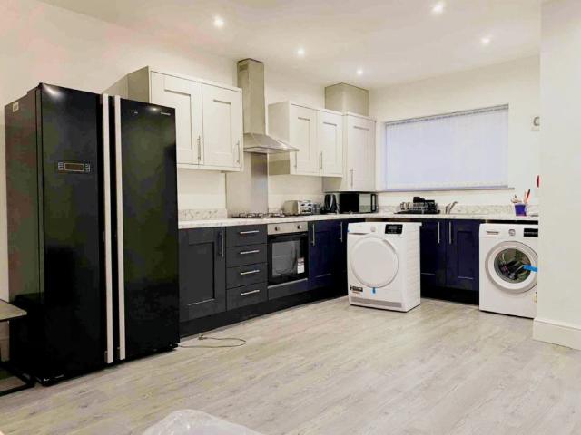 Apartment for rent in Elm Park, Calderstones