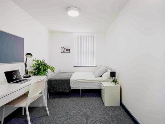 Apartment for rent in Calderstones