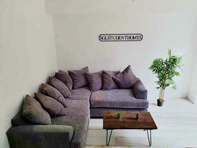 Apartment for rent in Calderstones