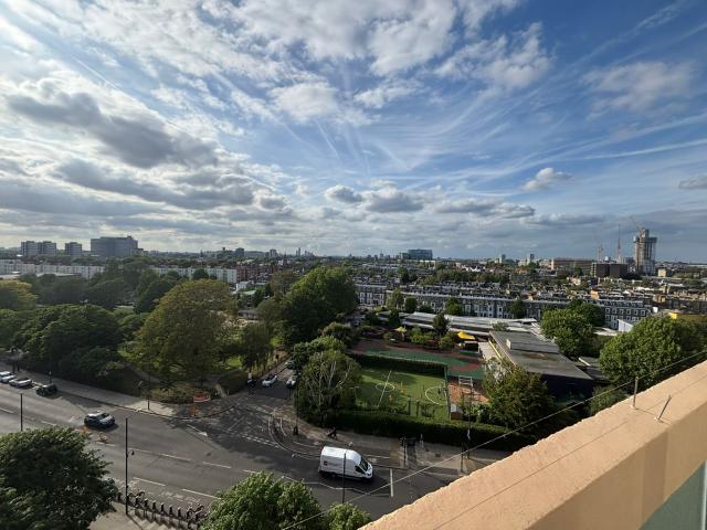 Apartment for rent in West Kensington, Greater London