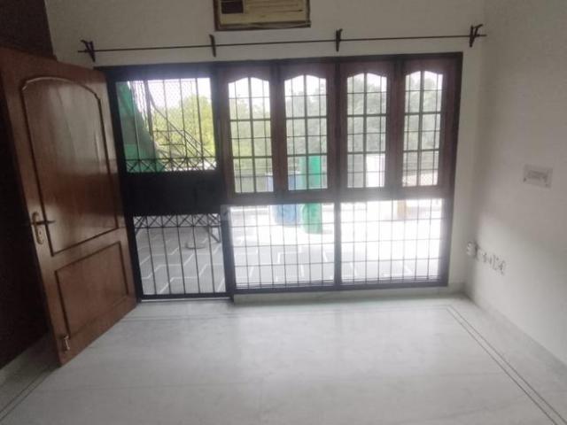 Flat for rent in Deri
