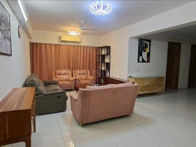 Flat for rent in Bodakdev, Ahmedabad