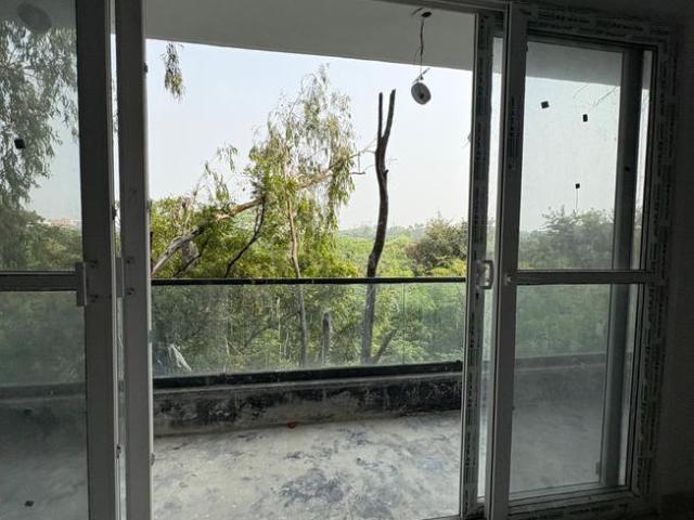 Flat for sale in South Delhi, Deri