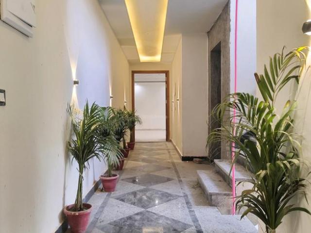 Flat for sale in South Delhi, Deri