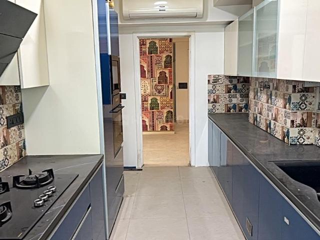 Flat for rent in DLF 5, Gurugram