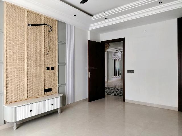 Flat for rent in DLF 5, Gurugram